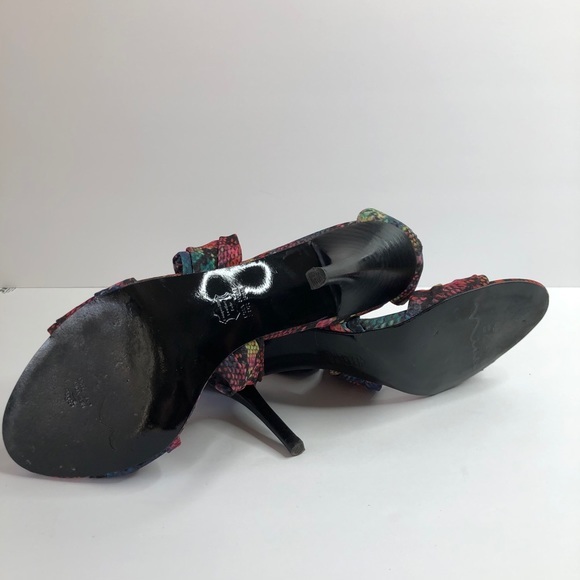 Nina Strap Color Heels #8.5 - Picture 9 of 11